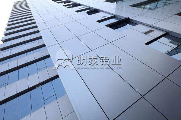 鋁塑板用鋁箔基材厚度一般是多少絲？鋁箔生產廠家哪家好？